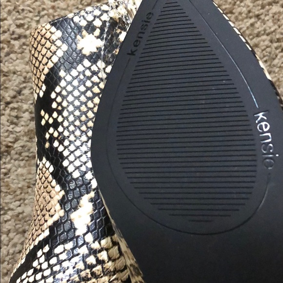 New snake print ankle booties for fall winter - Picture 3 of 6